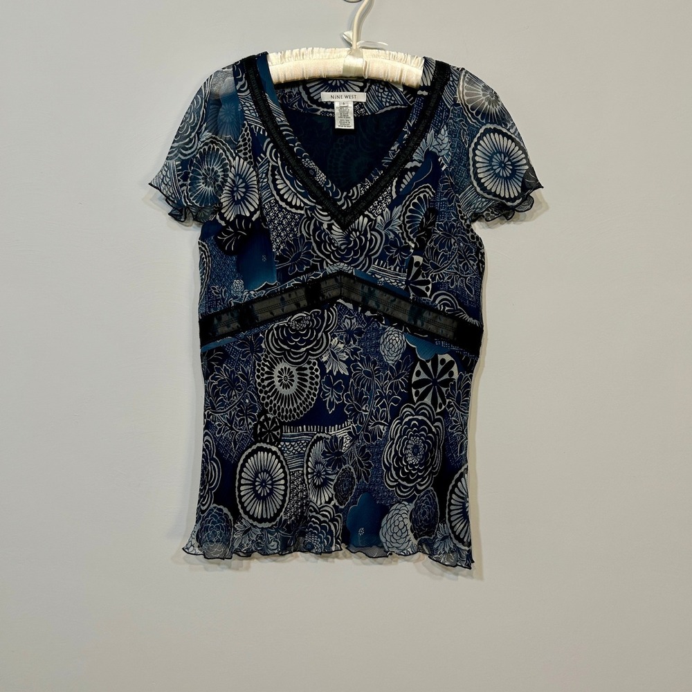 Nine West Silk Blouse Women Size 6 Blue Floral V-Neck Y2K Flutter Sleeve